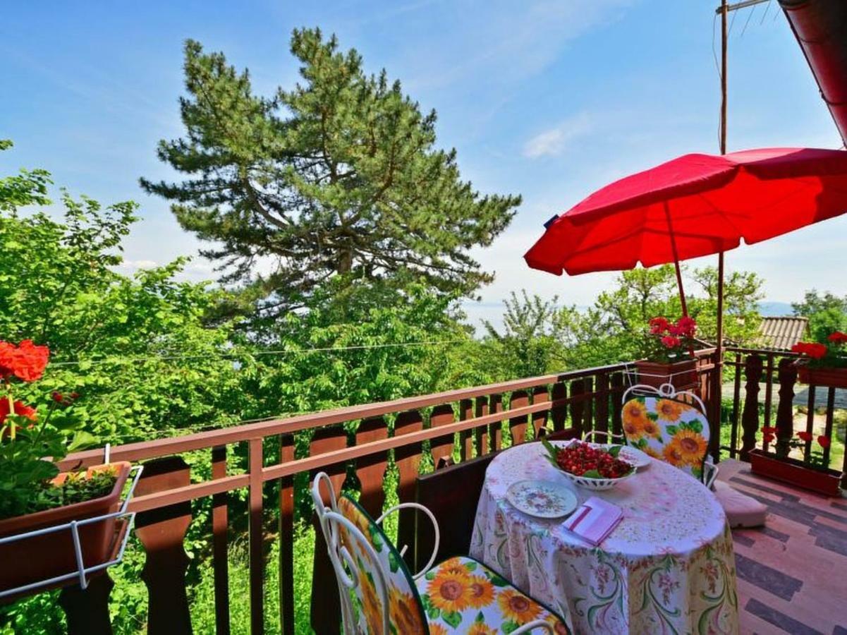 Comfy And Warm Ap With Balcony Surrounded With Beautiful Nature لوفغان المظهر الخارجي الصورة