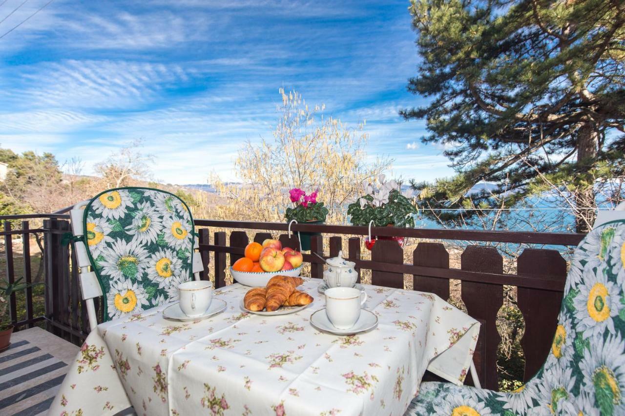 Comfy And Warm Ap With Balcony Surrounded With Beautiful Nature لوفغان المظهر الخارجي الصورة
