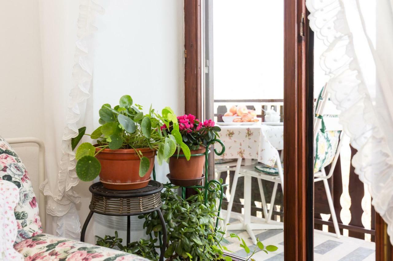 Comfy And Warm Ap With Balcony Surrounded With Beautiful Nature لوفغان المظهر الخارجي الصورة